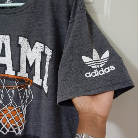 Adidas Men’s  Gray Basketball Logo T Shirt Sports Size L - Picture 3 of 10